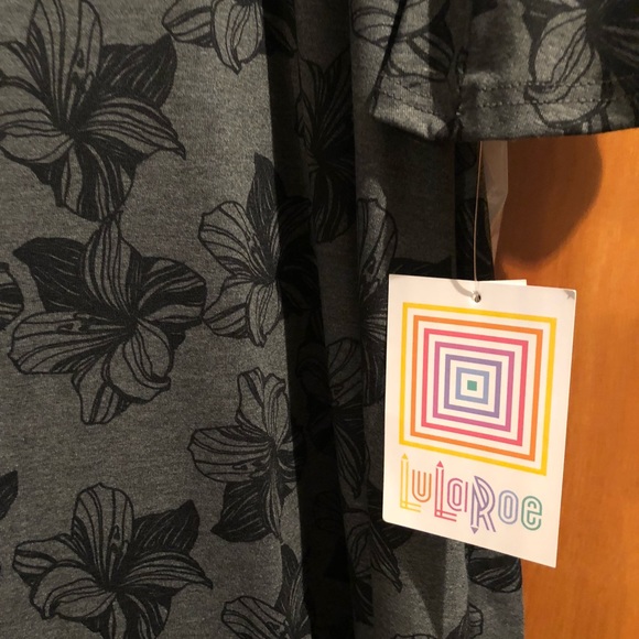Lularoe - Picture 1 of 2